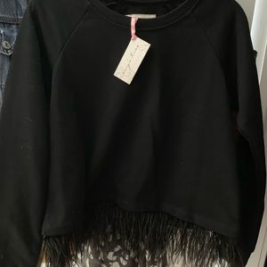 NEW Evy’s Tree Tiffani sweatshirt w feather detail